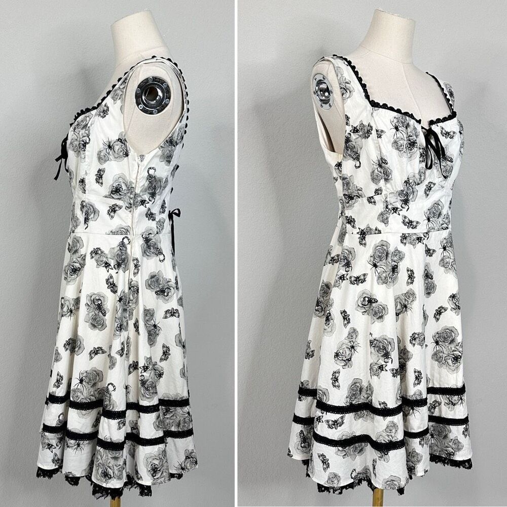 Hot Topic Gothic Rose & Insect Print Fit Flare Dress M Gothic Whimsigoth Spider - Picture 4 of 13